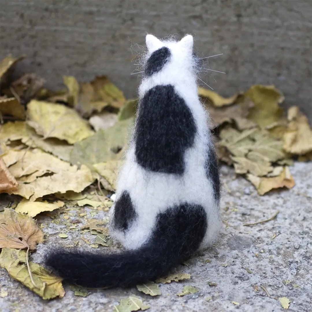 🔥Heißer Sale 49% RABATT🌟🐭👀Handgefertigter, panischer, schräger Kuscheltier-Plüschfreund aus Wollfilz mit großen Augen🧶