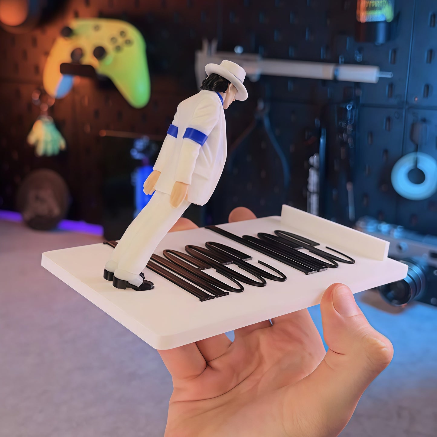 Iconic Dance Pose Phone Stand